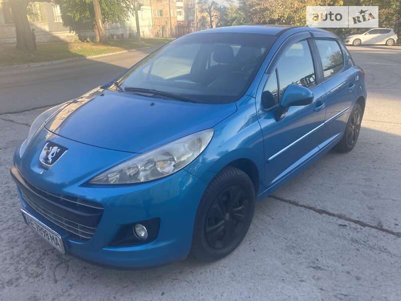 Хэтчбек Peugeot 207 2011 в 