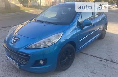 Хэтчбек Peugeot 207 2011 в 