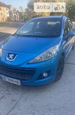 Хэтчбек Peugeot 207 2011 в 