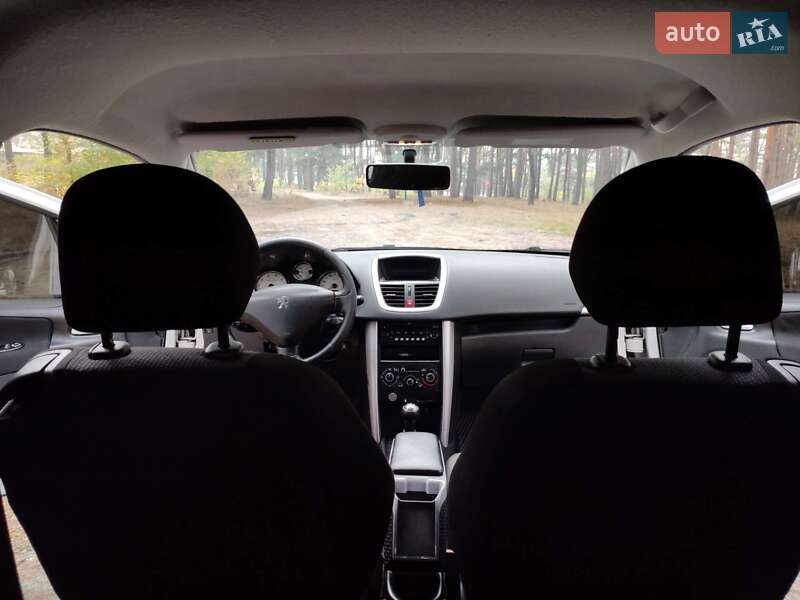 Хетчбек Peugeot 207 2011 в Києві