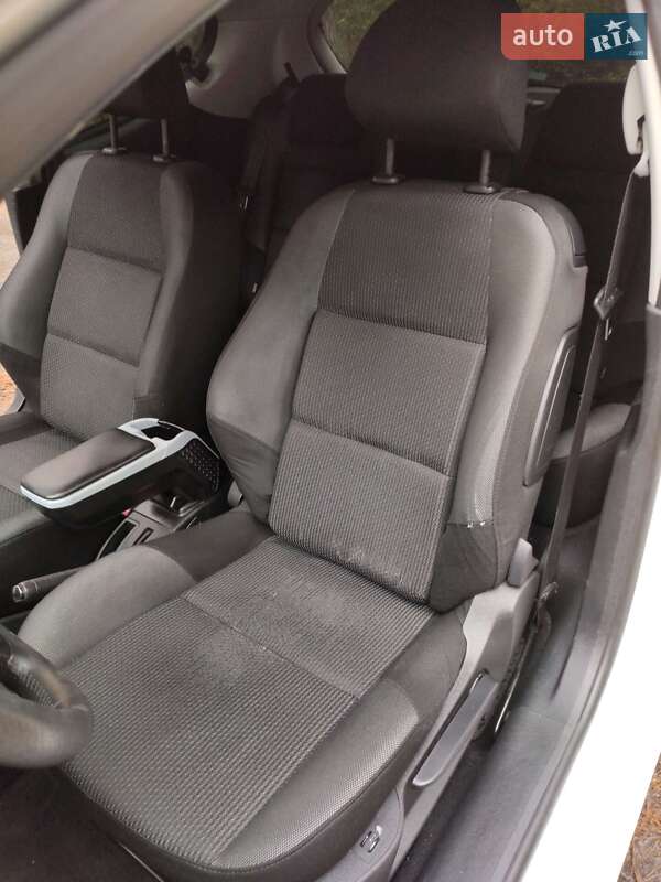 Хетчбек Peugeot 207 2011 в Києві