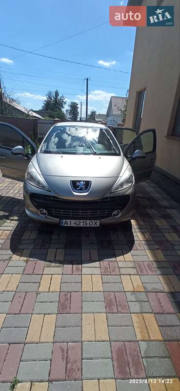 Хэтчбек Peugeot 207 2008 в Буче