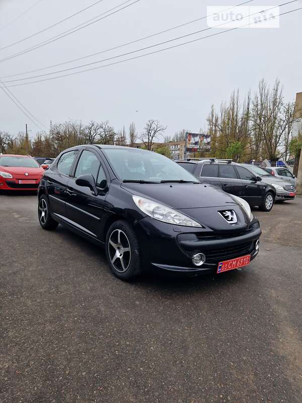 Хэтчбек Peugeot 207 2008 в 