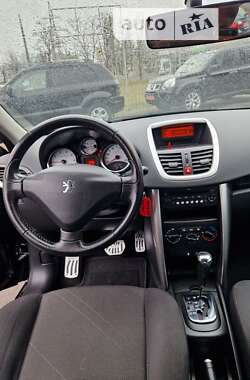 Хэтчбек Peugeot 207 2008 в 