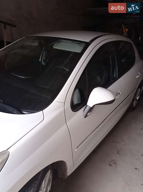 Хетчбек Peugeot 207 2011 в Хмельницькому