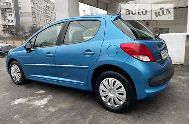 Хэтчбек Peugeot 207 2011 в Киеве