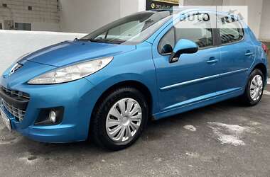 Хэтчбек Peugeot 207 2011 в Киеве