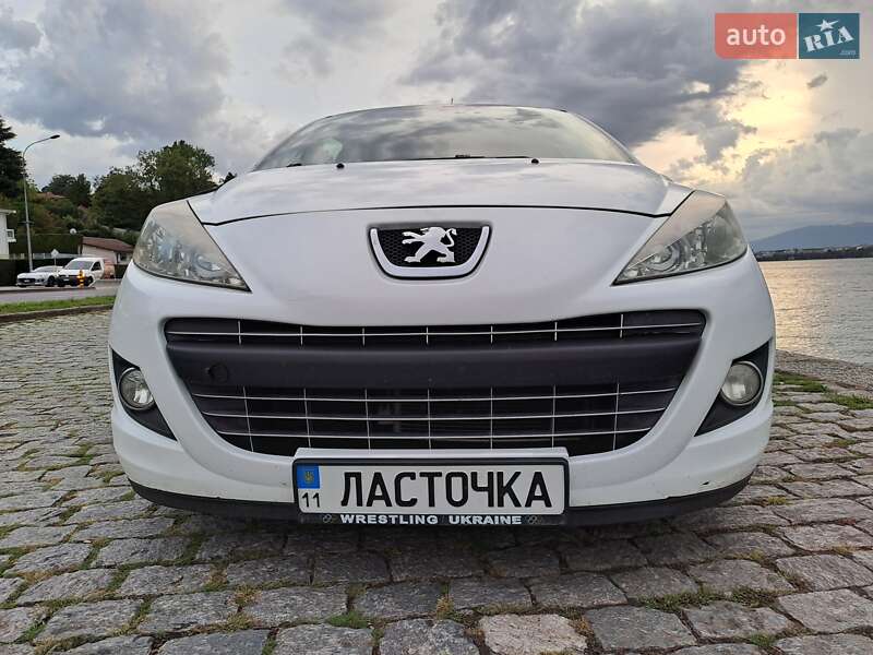 Хетчбек Peugeot 207 2011 в Києві