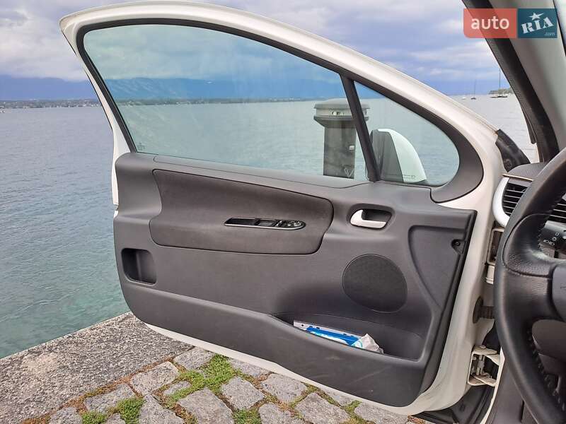 Хетчбек Peugeot 207 2011 в Києві