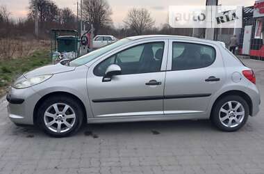 Хетчбек Peugeot 207 2008 в Стрию