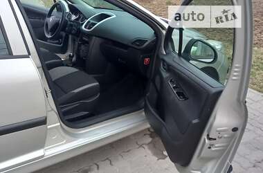 Хетчбек Peugeot 207 2008 в Стрию