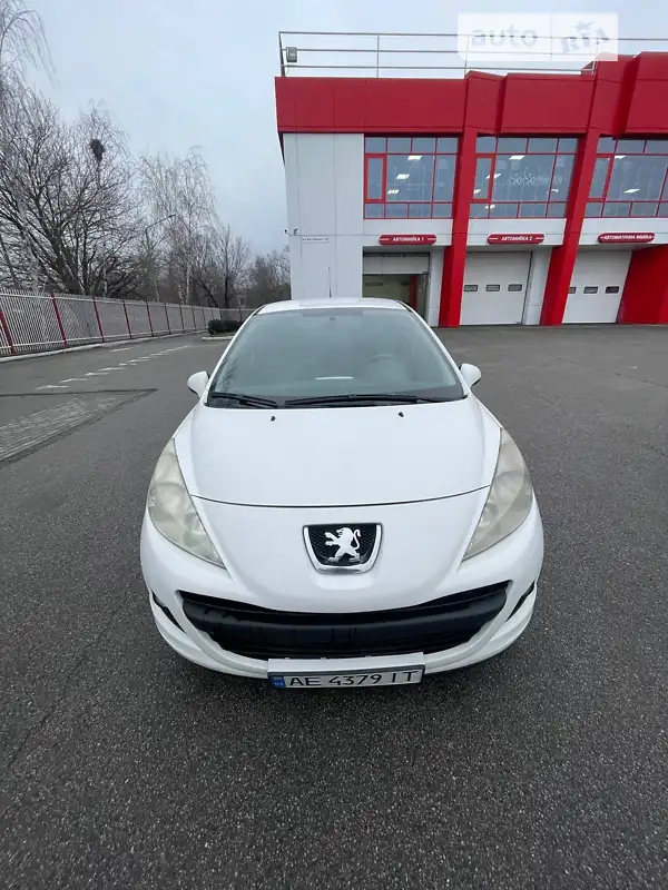 Peugeot 207 2012