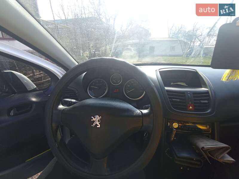 Хэтчбек Peugeot 207 2008 в Подольске