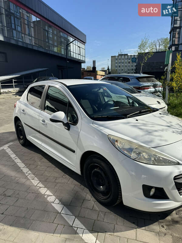 Хетчбек Peugeot 207 2009 в Луцьку