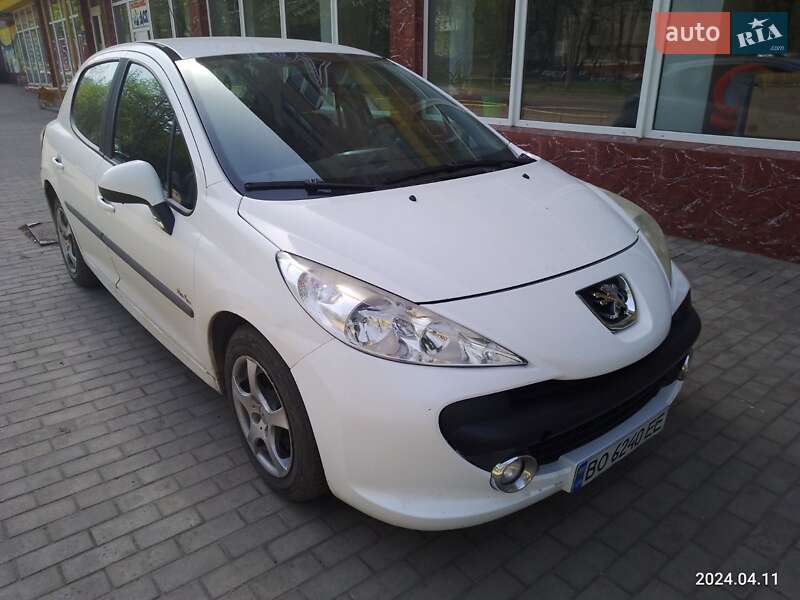 Хэтчбек Peugeot 207 2008 в Краматорске