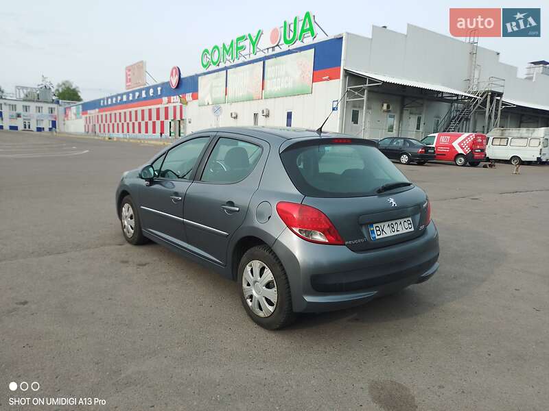 Хетчбек Peugeot 207 2011 в Рівному