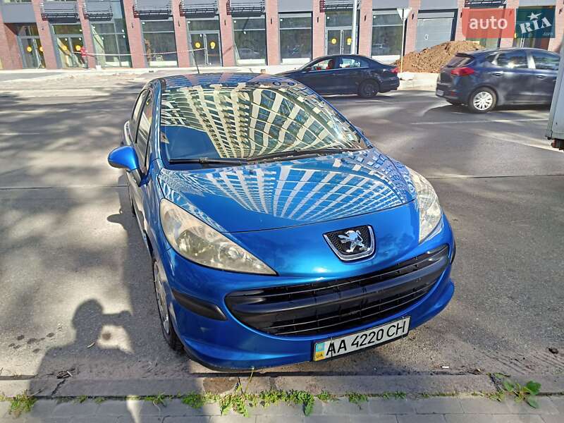 Хэтчбек Peugeot 207 2007 в Киеве
