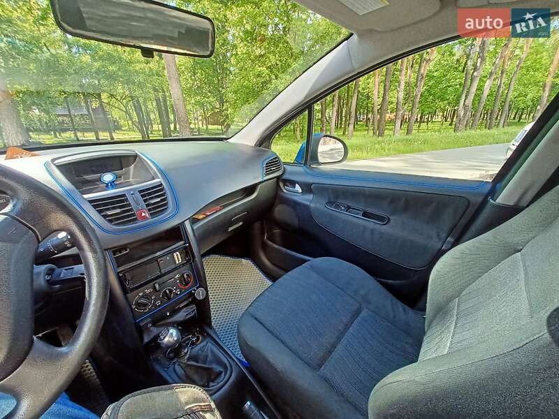 Хэтчбек Peugeot 207 2007 в Киеве