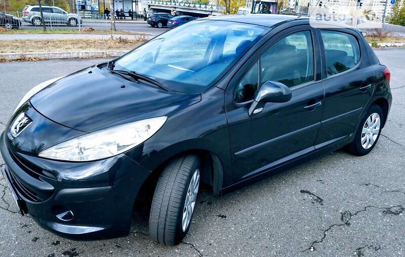 Хэтчбек Peugeot 207 2008 в Киеве