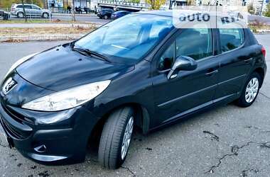 Хетчбек Peugeot 207 2008 в Києві