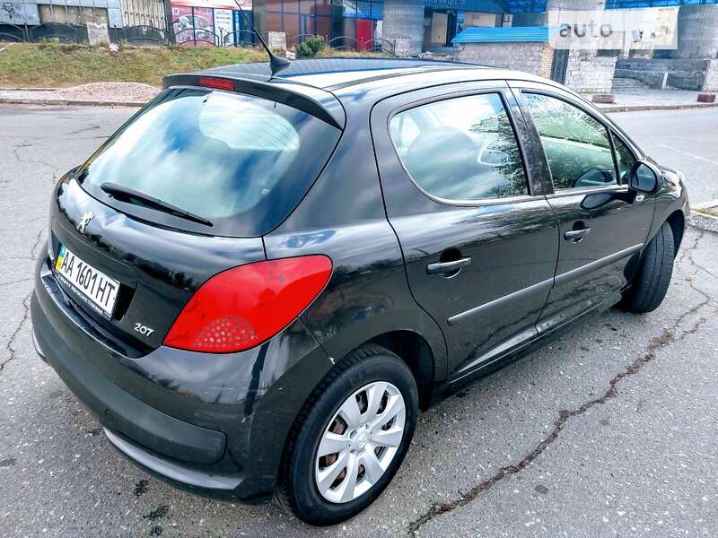 Хэтчбек Peugeot 207 2008 в Киеве
