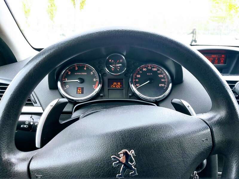 Хэтчбек Peugeot 207 2008 в Киеве