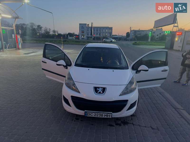 Хэтчбек Peugeot 207 2010 в Львове