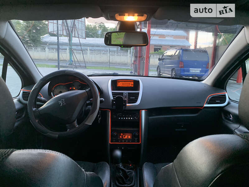 Универсал Peugeot 207 2008 в Бориславе