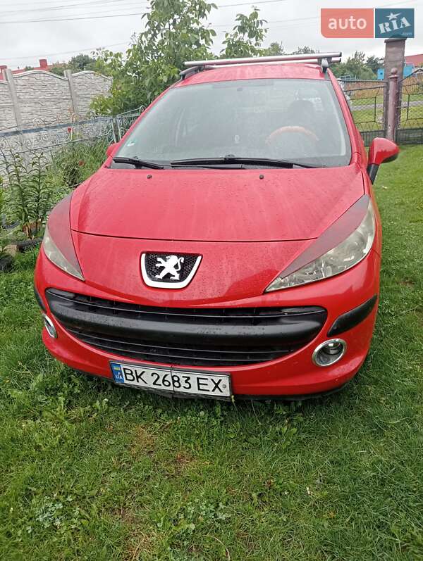 Хетчбек Peugeot 207 2008 в Рівному