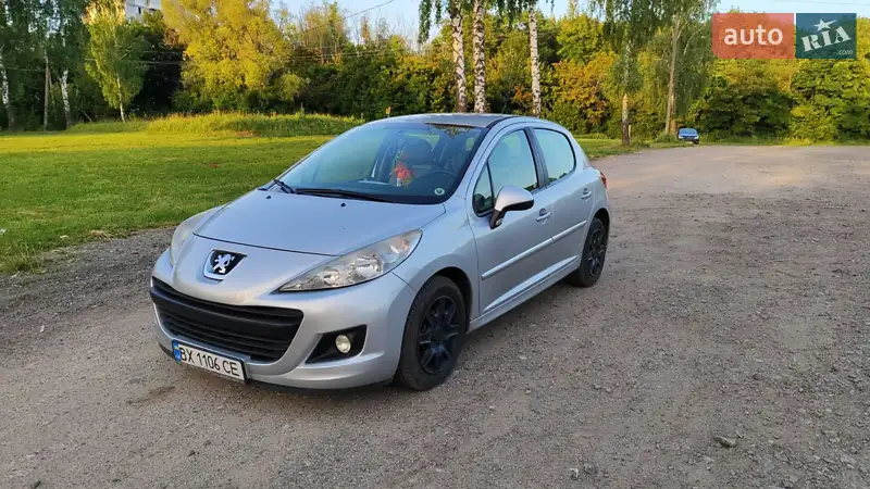 Хэтчбек Peugeot 207 2012 в 