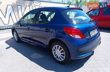Хэтчбек Peugeot 207 2009 в 