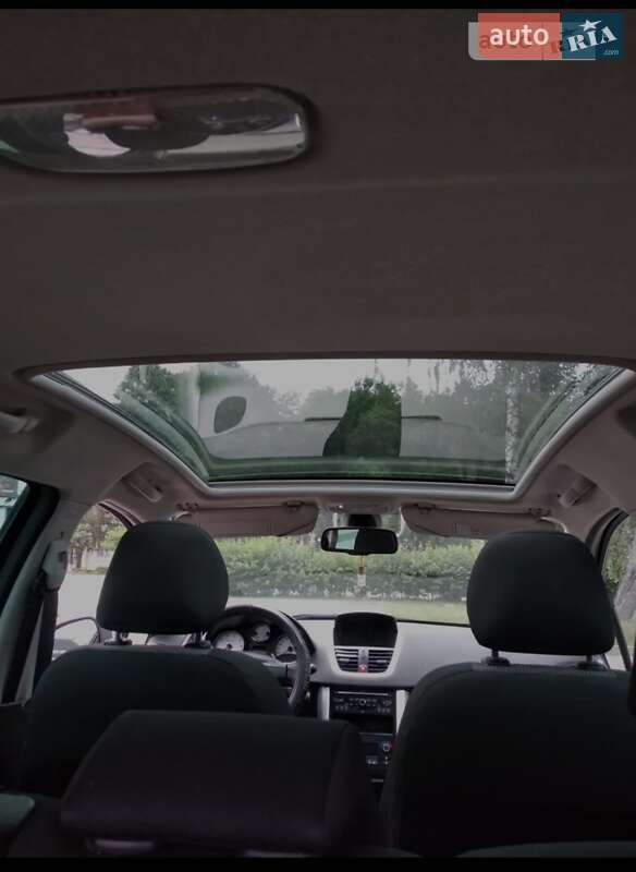 Універсал Peugeot 207 2010 в Чернівцях