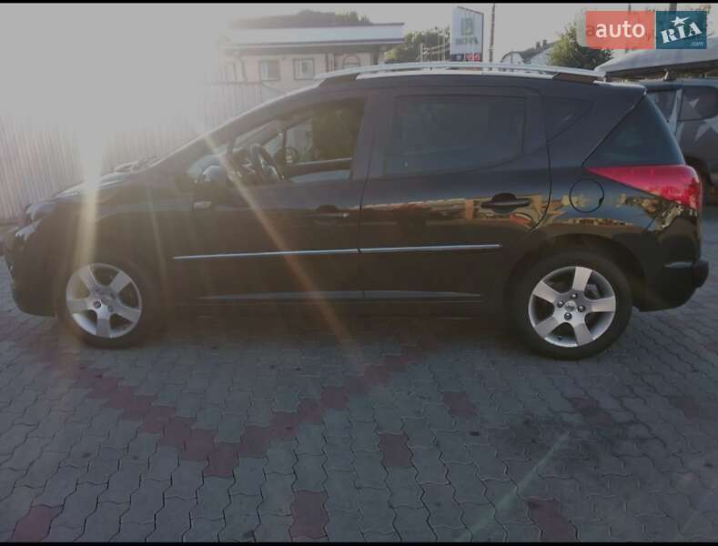 Універсал Peugeot 207 2010 в Чернівцях
