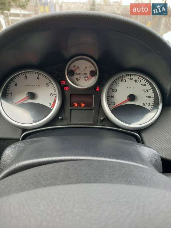 Хетчбек Peugeot 207 2008 в Дніпрі
