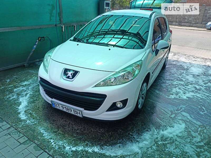 Универсал Peugeot 207 2010 в Николаеве