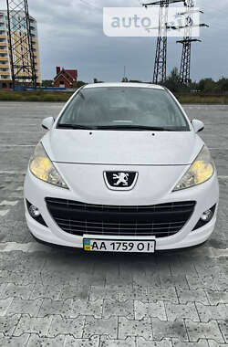 Хэтчбек Peugeot 207 2012 в Буче