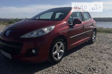 Хетчбек Peugeot 207 2010 в Дніпрі