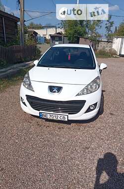 Хэтчбек Peugeot 207 2010 в Первомайске