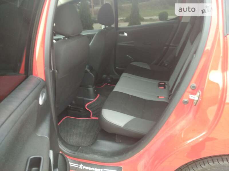 Универсал Peugeot 207 2008 в Яворове