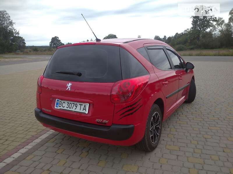 Универсал Peugeot 207 2008 в Яворове