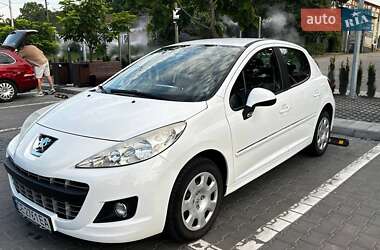 Хэтчбек Peugeot 207 2012 в Черновцах