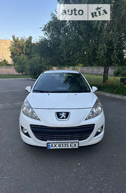 Хетчбек Peugeot 207 2011 в Чугуєві