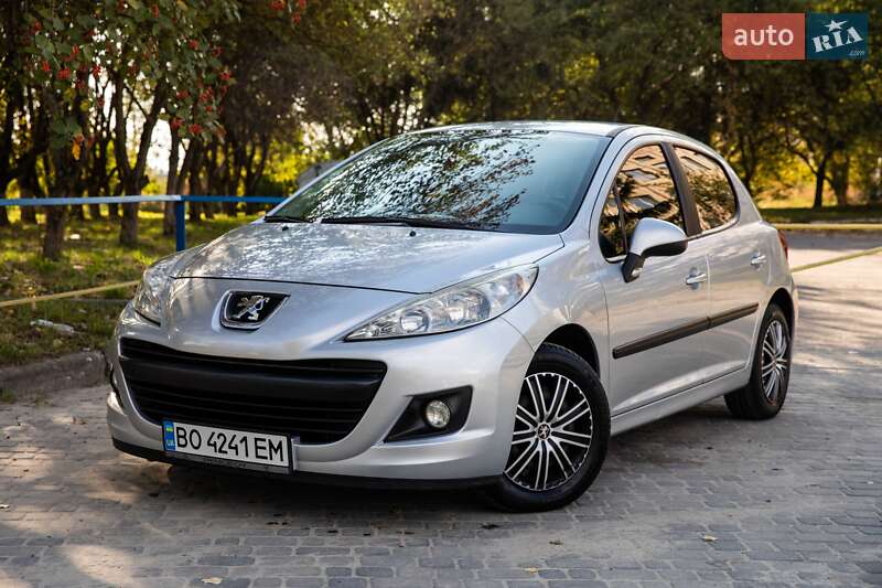 Хэтчбек Peugeot 207 2010 в Тернополе