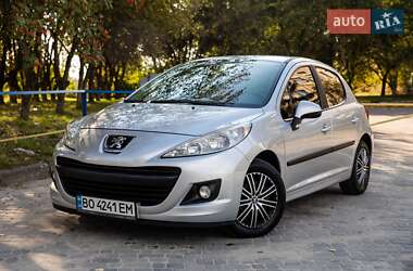 Хэтчбек Peugeot 207 2010 в Тернополе