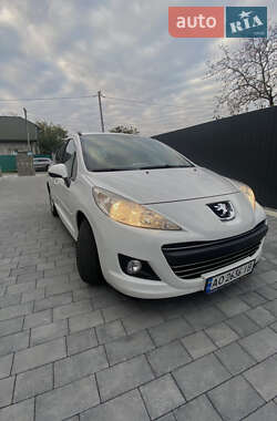 Хетчбек Peugeot 207 2009 в Ужгороді