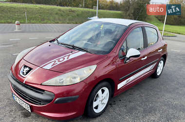 Хэтчбек Peugeot 207 2007 в Черновцах