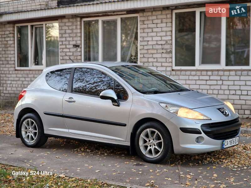 Хэтчбек Peugeot 207 2007 в Черкассах