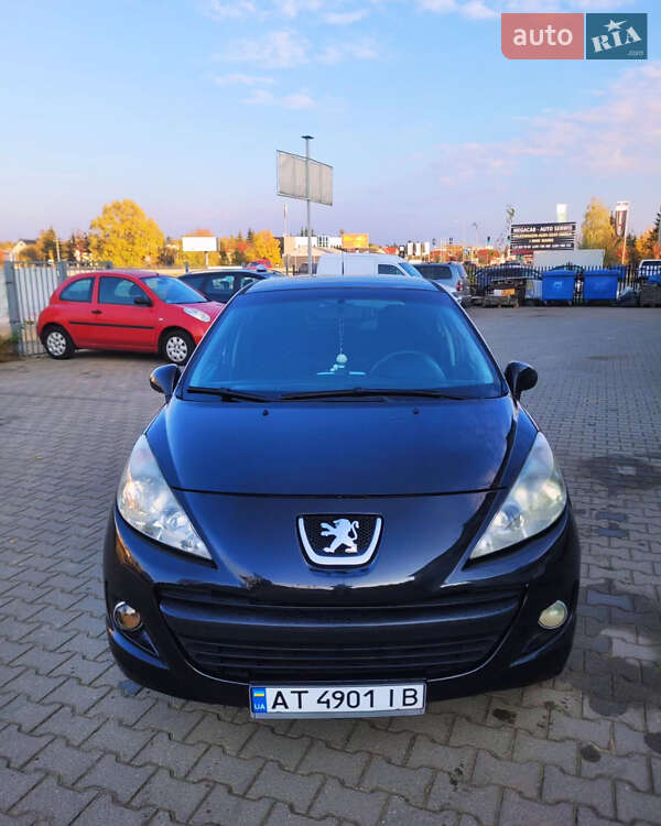 Хетчбек Peugeot 207 2012 в Івано-Франківську