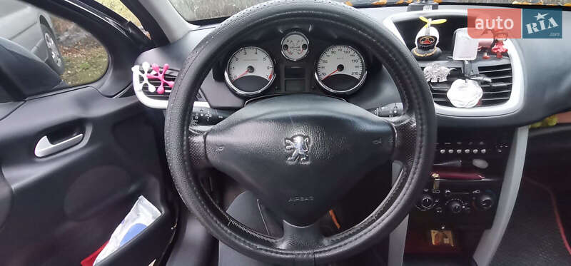 Хетчбек Peugeot 207 2012 в Івано-Франківську