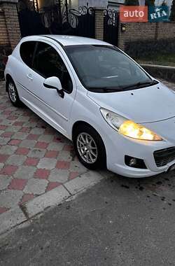 Хетчбек Peugeot 207 2011 в 